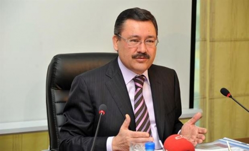 Melih Gökçek Twitter hesabını geri aldı