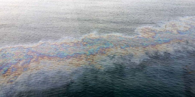 Çanakkale Boğazı'nda gizemli sızıntı