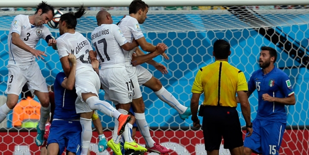 Uruguay - İtalya maçın golleri (TIKLA İZLE)