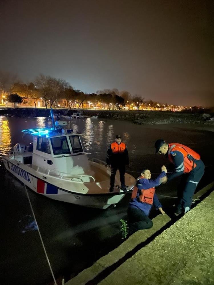 İznik Gölü'nde can pazarı...Böyle kurtarıldılar