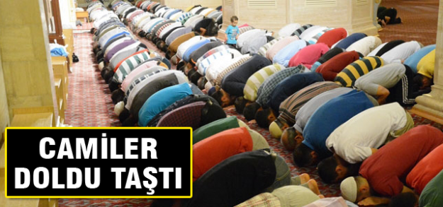 Camilerde ilk teravih namazı heyecanı