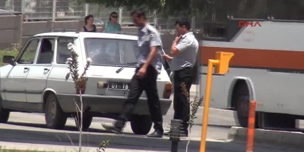 Ambulans soförünü copla hastanelik ettiler