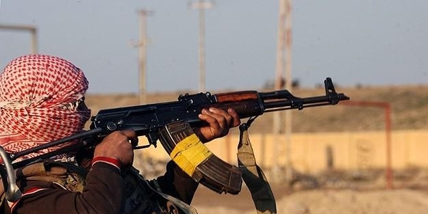 Kadın kıyafetli IŞİD militanı