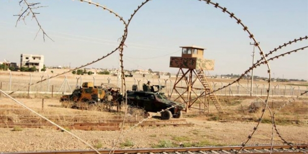 Askerlerin üzerine ateş açıldı!