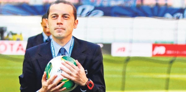 Cüneyt Çakır'ın kaderini Sneijder ve Kuyt belirleyecek