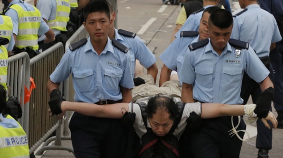 Hong Kong'da demokrasi yürüyüşü
