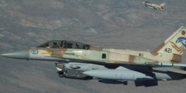 İsrail Gazze'yi havadan vurdu