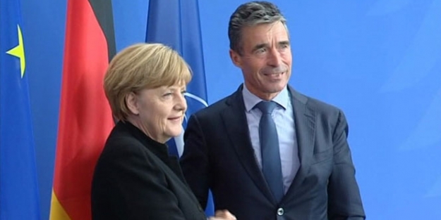 Merkel Rusya'yı uyardı!