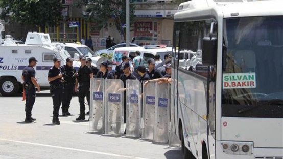 Şoförler belediye binasını bastı