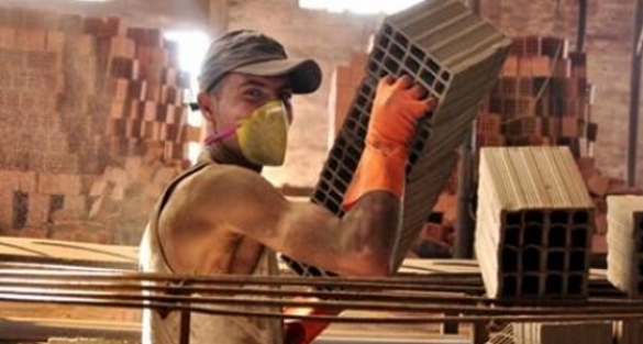 Suriyeli çalıştıran yandı!