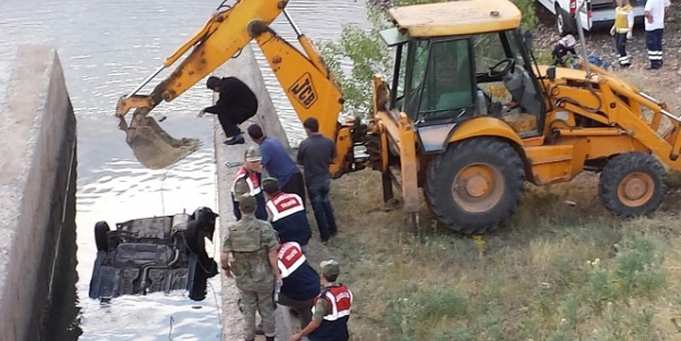 Sulama kanalı 2 kişiye mezar oldu