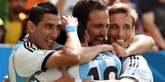 Arjantin yarı finalde!