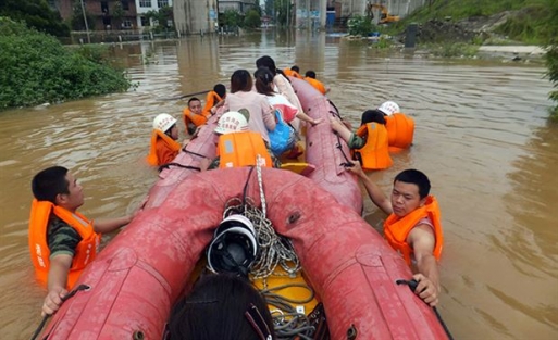 Çin'i sel vurdu: 15 ölü, 8 kayıp!