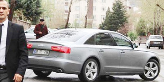 Eski başkan makam aracını teslim etmiyor