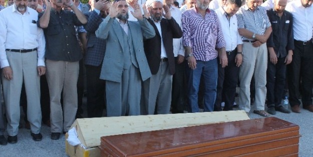 3 kardeş aynı tabutta