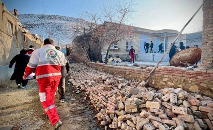 İran'da deprem! Çok sayıda yaralı var...