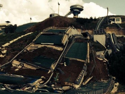 Türkiye'nin tek atlama kulelerinde çökme