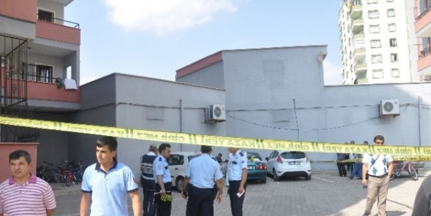 Bomba elinde patladı