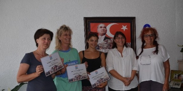 Marmaris'te Besliyor Almanya'da Sahiplendiriyorlar