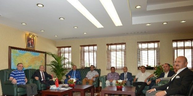 Vali Büyük: “İnşaatçılar Çok Önemli Misyon Üstleniyor”