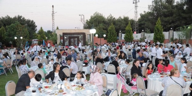 Koruyucu Aileler İftar Yemeğinde Buluştu