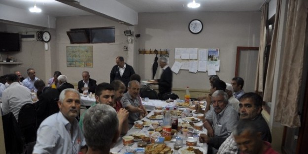 Dilovası İftari Demirciler Mahallesinde Açtı