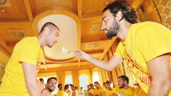 Prandelli'den Burak Yılmaz'a jest!