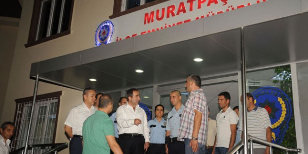 "Bayrağa uzanan eli kırarız!"