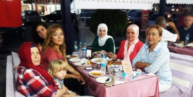 Ülkücüler Dikili’de İftar Yemeğinde Buluştu