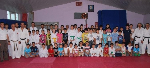 Aydın Gençlik Spor Yaz Sporcularını Sevindirdi