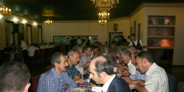 Hasankaleliler İftar Yemeğinde Birlik Ve Beraberlik Mesajı Verdiler