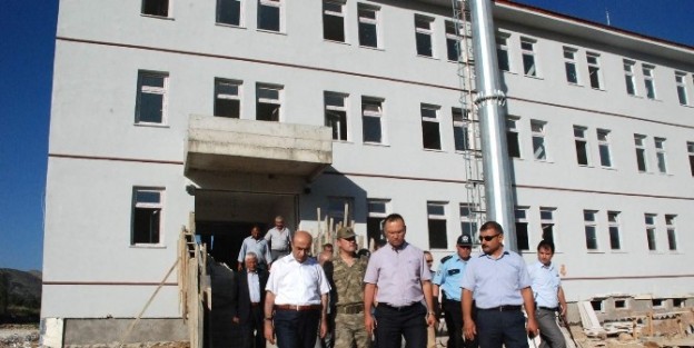Vali Mahmut Demirtaş Çelikhan İlçesinde İncelemelerde Bulundu