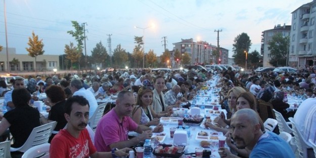 Çorlu Medya Mensupları Derneği’nden Aşevi’nde İftar