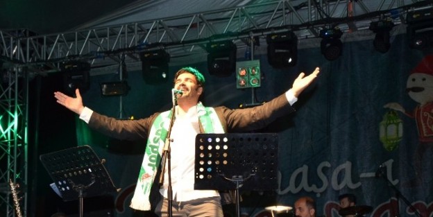 Uğur Işilak Bursa’da Sahne Aldı