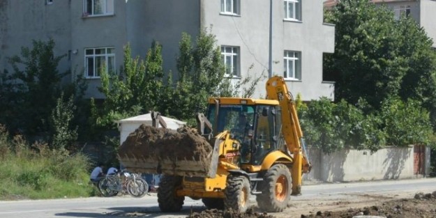 Kapaklı'da Dere Islah Çalişmalari Devam Ediyor