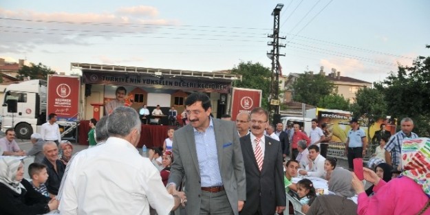 İki Mahalleyi Buluşturan İftar Sofrası