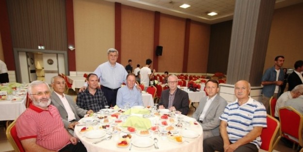 Eski Ve Yeni Başkanlar Birlikte Oruç Açtı