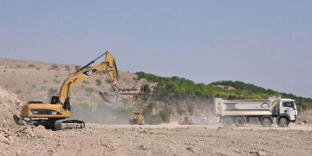 Orduzu Göleti Mişmişpark Tarafında 30 Metrelik Yol Açılıyor