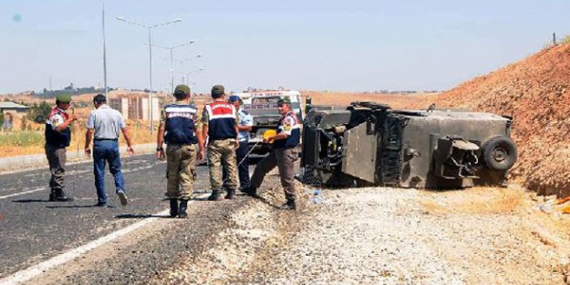 Askeri araç devrildi:9 yaralı