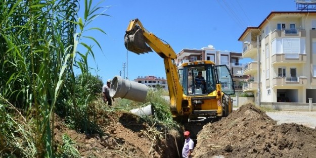 Manavgat’ta Yağmur Suyu Hattı Yenileniyor