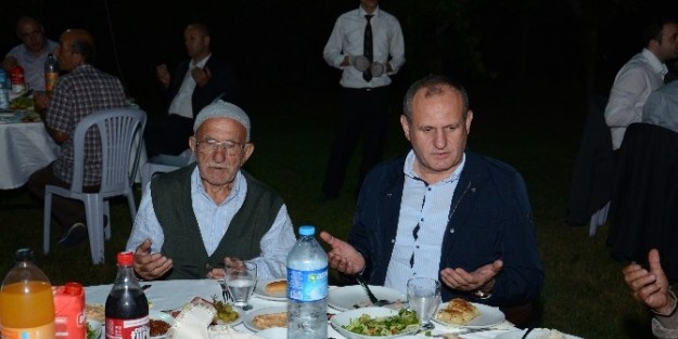 Düzce Belediye Meclisi Caymaz’ın Evine Konuk Oldu