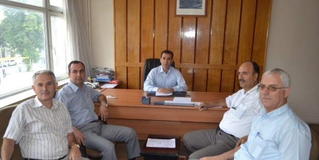 Kula'da 1392 Öğrenci Sıcak Yemek Yiyecek
