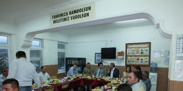 Koyulhisar’da Şehit Aileleri Ve Gaziler İftar Yemeğinde Buluştu