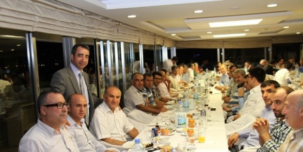 Dostları Buluşturan İftar