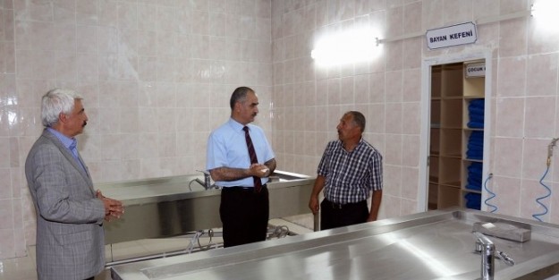 Yukarı Tekke Mezarlığı Bayram Ziyaretlerine Hazırlanıyor