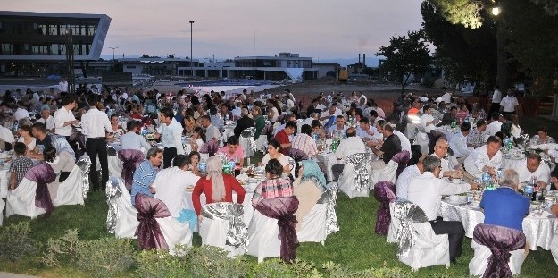 Manisa Osb’den Gazi Ve Şehit Ailelerine İftar