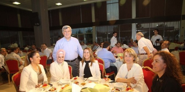Meclis Üyeleri İftar Yemeğinde Buluştu