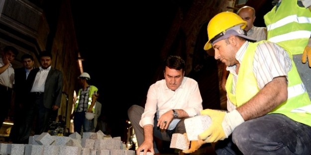 Ulucami Caddesinde 24 Saat Mesai