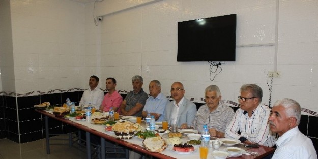 Hayırsever İş Adamı Kadıoğlu'ndan İftar