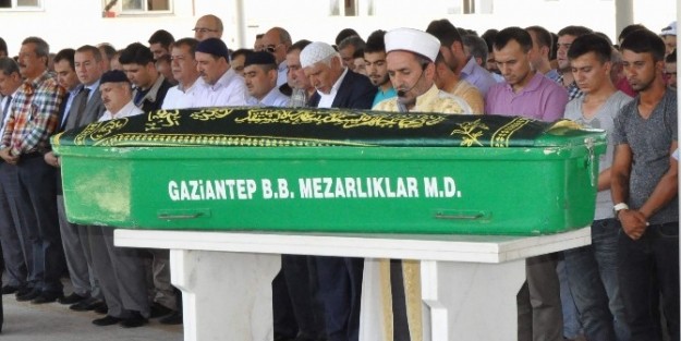 Sağlık Personelleri Toprağa Verildi